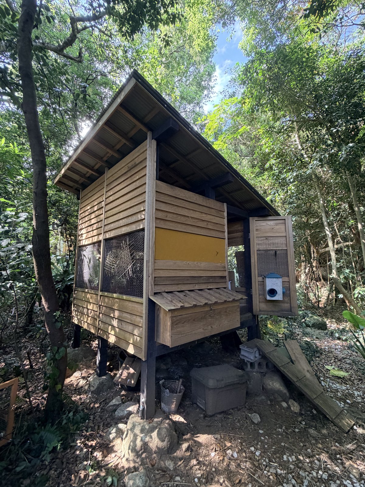 石場建ての鶏小屋